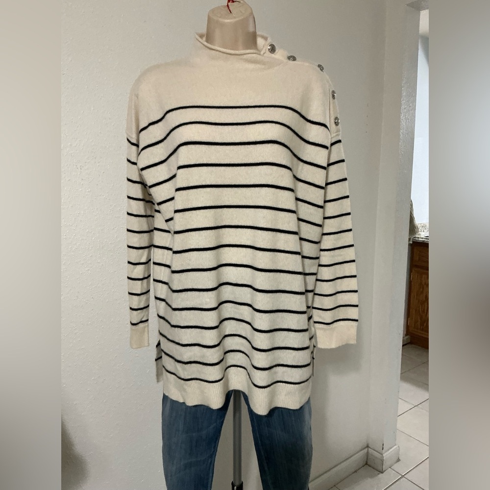 EUC Ralph Lauren Cream and Black Striped Turtleneck Sweater 100 cashmere